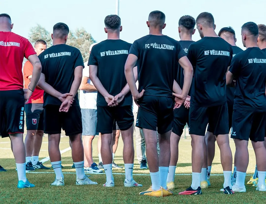 Besnikëri pa shpërblim: Tifozët me Vëllaznimin edhe në stërvitje, klubi pa lëvizje zyrtare në afatin kalimtar! 19 Vellaznimi