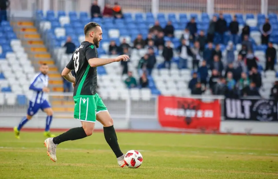 Arbër Prekazi jo te rivalët e Lirisë ku përflitej, nënshkruan me Feronikelin! 1 Arbër Prekazi në Feronikel