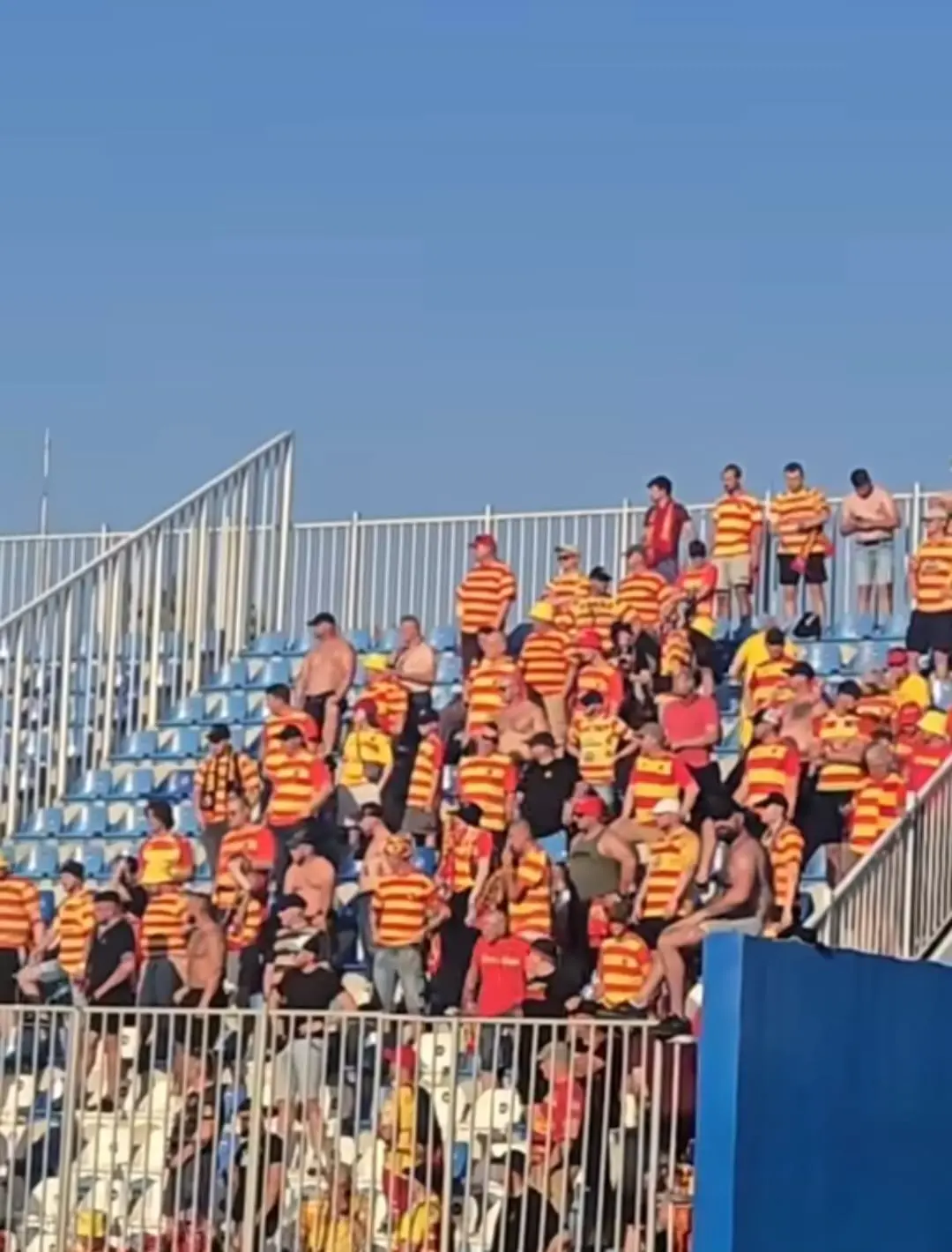 Thirrje anti-Kosovë nga tifozët polakë në ndeshjen ndaj Novi Pazarit 1 Jagiellonia