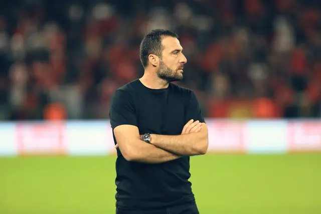 Fitore në përballjen e parë, Shehi kërkon nga skuadra të qëndrojnë me këmbë në tokë 2 Orges Shehi