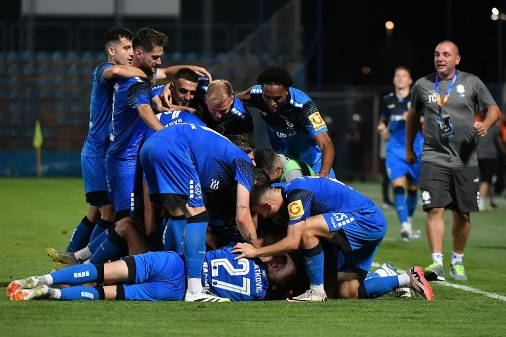 Santa Clara ankohet në penalltinë e Varazhdinit, fituesi i kësaj ndeshje takohet me Prishtina - Larne 2 Varazhdin - Santa Clara 2-1