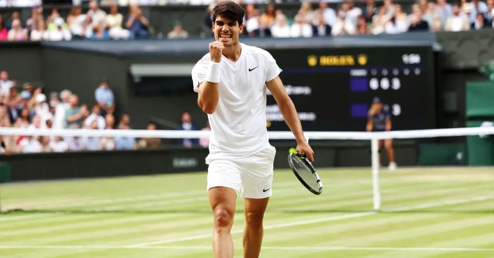 Fenomeni 22-vjeçar Alcaraz në finale, kërkon titullin e tretë me radhë në Wimbledon! 1 alca