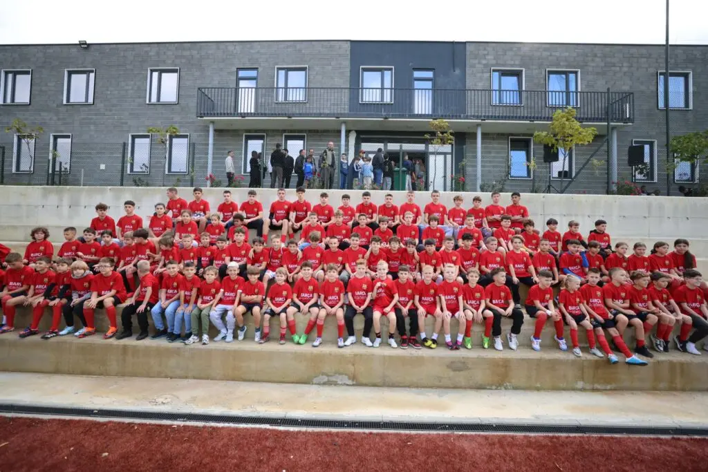 Kampet ndërkombëtare të futbollit në Prishtinë: Zhvillim talentësh apo spektakël marketingu? 3 hapjabarca3 1024x683 1