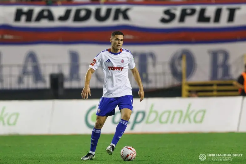 Ron Raçi debuton në fitoren e Hajdukut ndaj Goricës 19 Ron Raçi