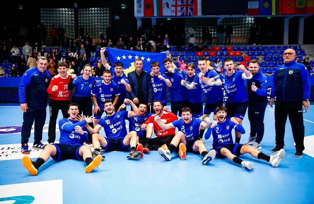 Kosova U19 udhëton drejt Egjiptit për të marrë pjesë në Kampionatin Botëror të hendbollit 1 Kosova U19