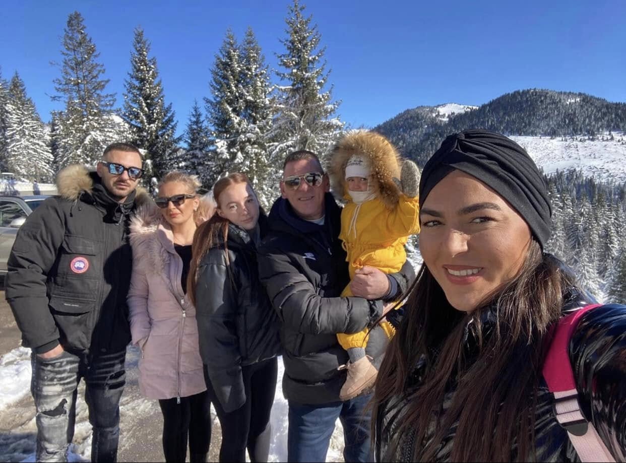 Burim Domniku – legjenda e futbollit pejan në vitet '90 dhe 2000-ta 22 Familja Domniku