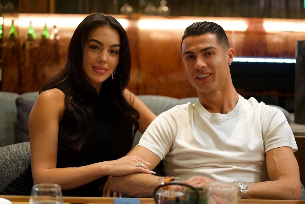 Zbulohet marrëveshja: Nuk e keni idenë çfarë fiton Georgina nëse ndahet nga Ronaldo! 1 Ronaldo dhe Georgina