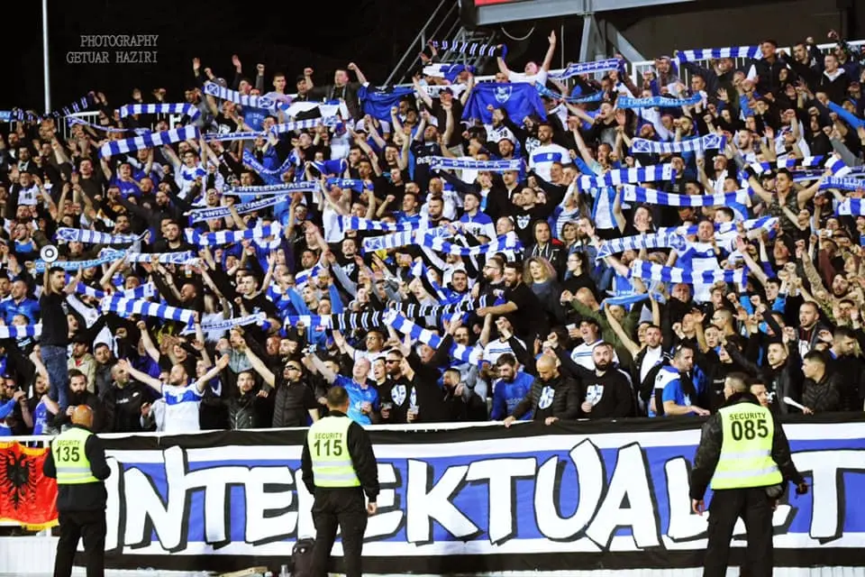 Rumunët frikësohen nga numri i madh i tifozëve që mund ta mbushin stadiumin "Fadil Vokrri" 2 intelektualet