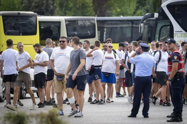 Tifozët e Hajdukut mbërrijnë në Tiranë 2 Torcida Split