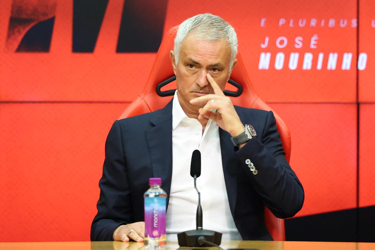 Zbulohet klauzola e largimit të Jose Mourinhos nga Benfica, që mund ta çojë drejt shkarkimit brenda një viti! 2 Jose Mourinho