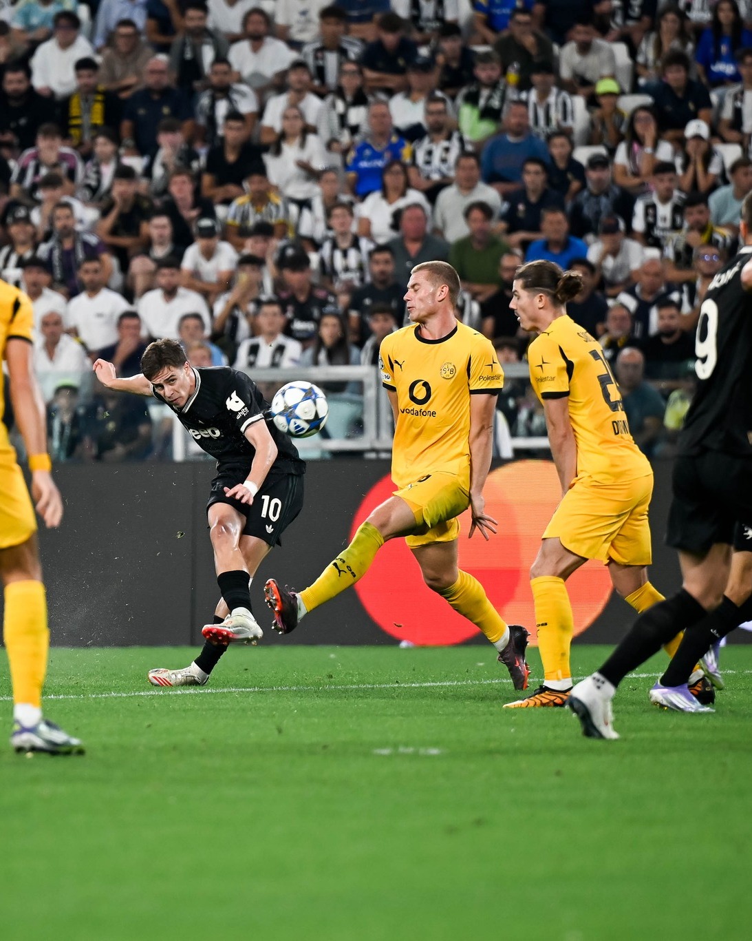 Çmenduri në Torini, Juventus - Dortmund 4-4! Debuton Zhegrova 1 Juventus - Dortmund