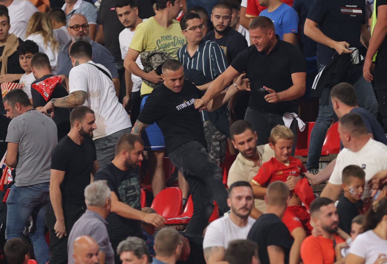 Serbi - Angli 0-5