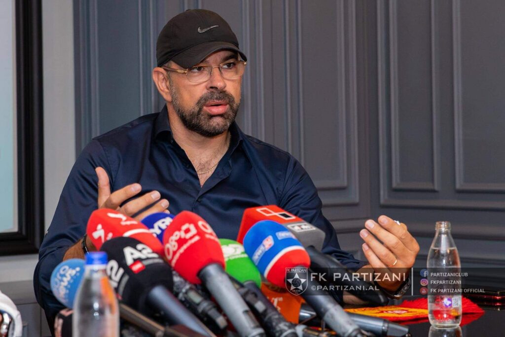 Artan Hoxha shpërthen ndaj Partizanit: Ç’është kjo dashuri për trajnerët serbë? 21 Olsi Rama