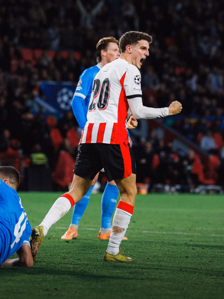 Arsenali feston fitoren e 100-të në Champions meshkatërrim të Atleticos – PSV turpëron Napolin 2 PSV - Napoli