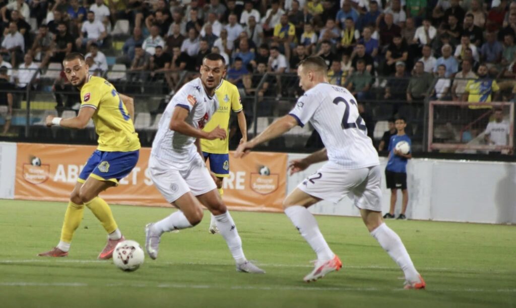 Dinamo me bileta të kripura, përpiqet të frenojë tifozët elbasanas 16 Dinamo - Elbasani