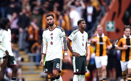 Paul Parker: Manchester United Nën Presion për Të Arritur Tek Top Katërshen e Premier League Pas Humbjes nga Hull City