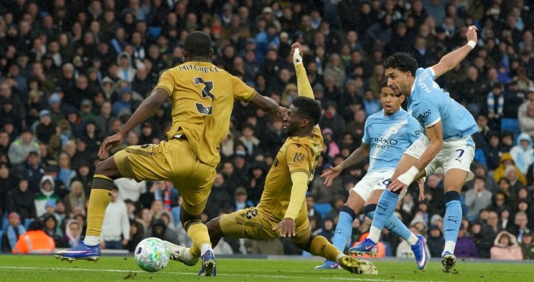Manchester City Kalon Palacen dhe Mban Presionin ndaj Arsenalit në Garën për Titull