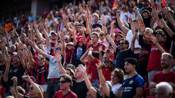 Demandi i Madh për Bileta në DFB Pokal, Bundesliga dhe Europa League: Tifozët në Gatishmëri për Ndeshjet e Shtëpisë dhe Të Jashtme