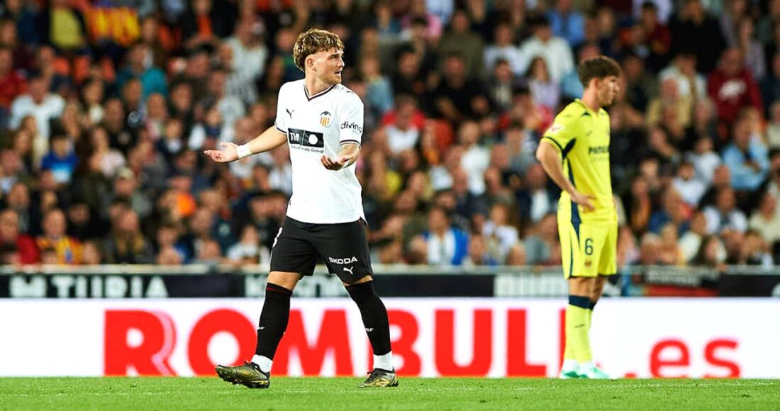 Harvey Elliott përjeton shpërthim emocional në Valencia: 'Dërgim absurd' trondit natyrën e lojës