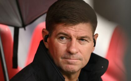 Koumas Shkelqen në Ndeshjen Ndërmjet Liverpool-it dhe Manchester City-t, Duke Lënë Pas Një Imperi të Legjendave